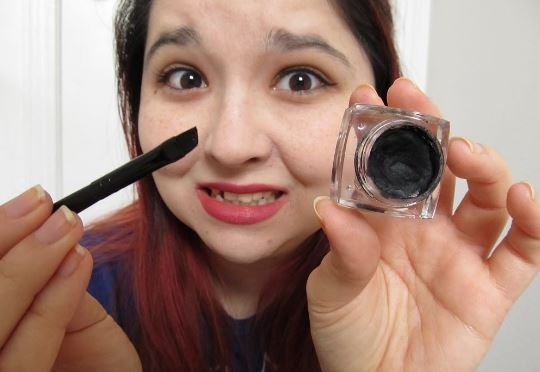 Creamy eyeliner application - How to apply