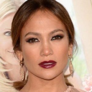 How to Wear Dark Lipstick