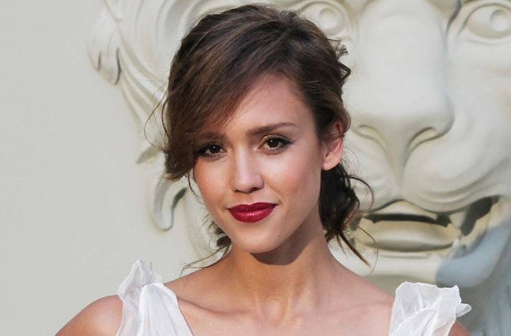 Makeup for oval face