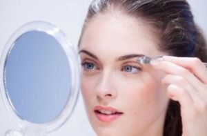 Plucking Eyebrows – How to, Tips and Ways to Reduce Pain when plucking eyebrows