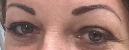 Powdery fill eyebrow tatttoo technique