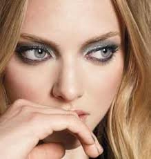 Smokey Eye Makeup Guide – Applying or How to Do Makeup for Smoky Eyes